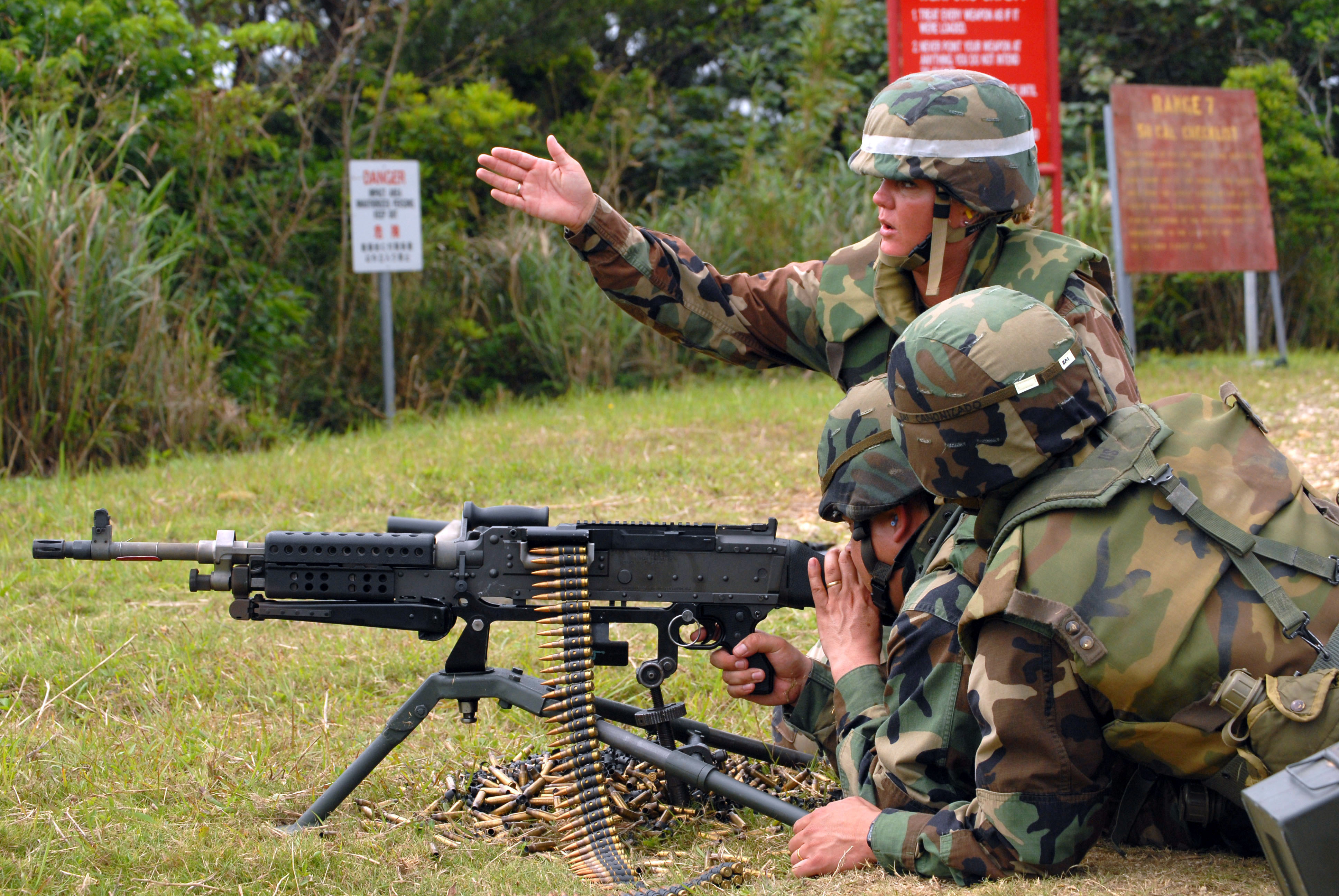 M240 mounted on a TRIPOD STAND