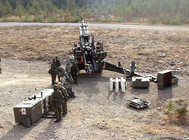 India's MAIN TOWED ARTILLERY 'FH77B' 155mm 52Caliber, BAE Systems (formerly Bofors of Sweden) India should re-negotiate with BOFORS or BAE to license manufacture these great guns in India. The FH77B is battle tested in ARCTIC conditions & is best suited for the HIMALAYAS; amongst all artillery guns !! India eventually plans to license manufacture 1600 of these howitzers.