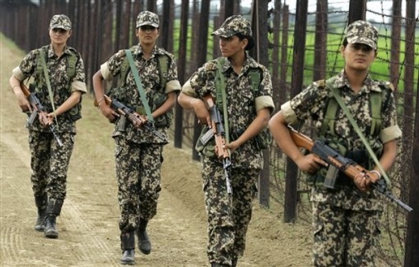 Indian_women_of_Border_Security_Force_on_patrol