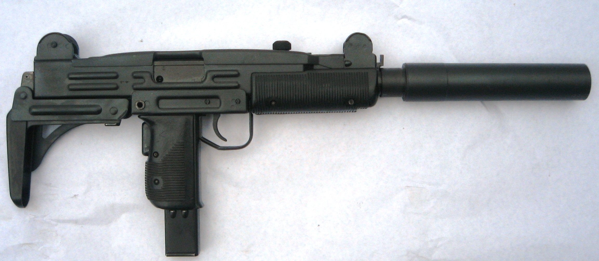 IWI's UZI PRO SubMachine Gun